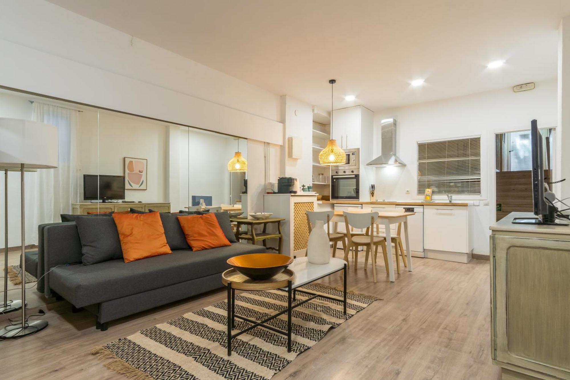 Cozy & Centric- 1bd 1bth- Salamanca Apartment